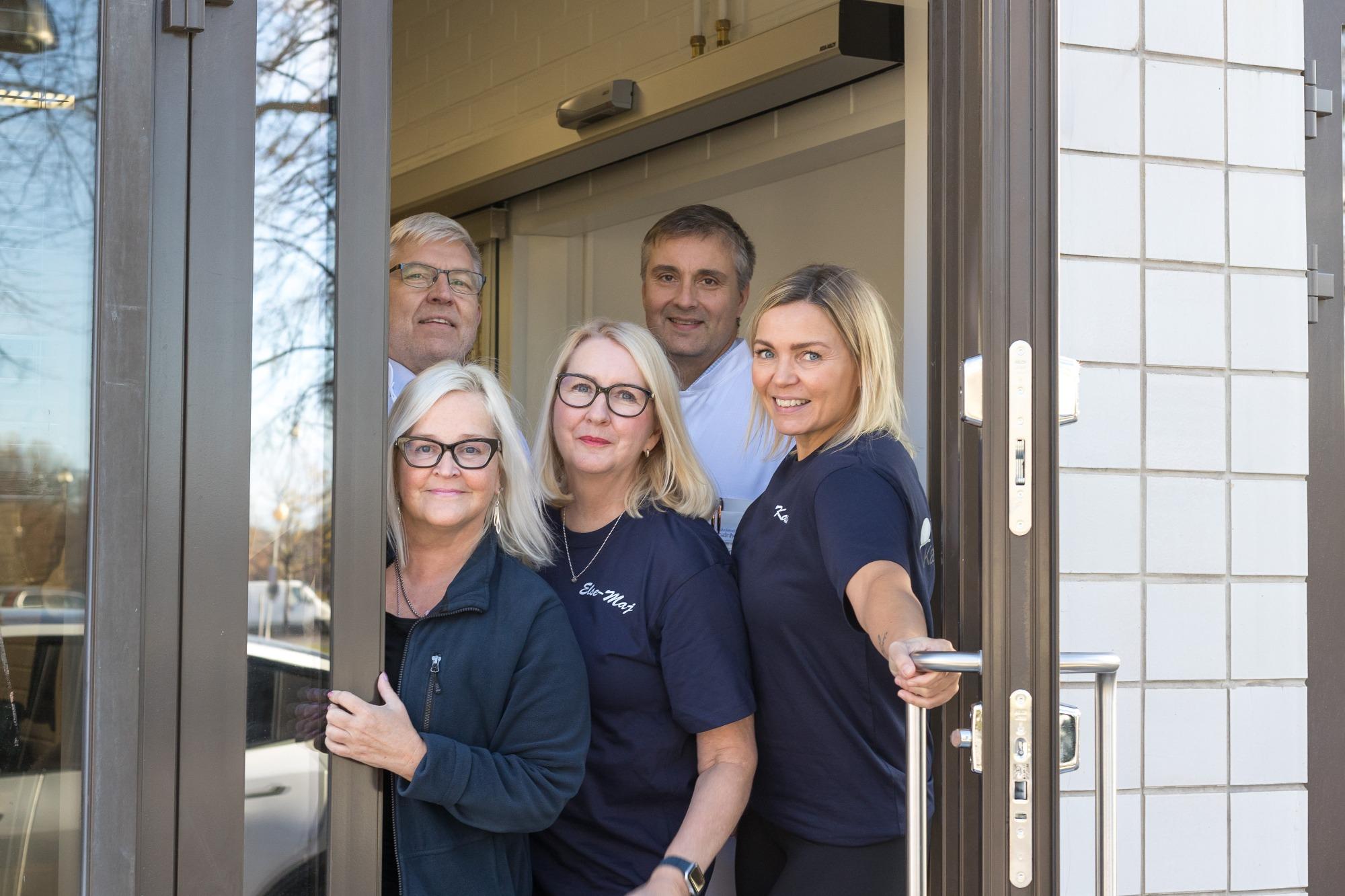 Kanalinhelmi henkilökunta