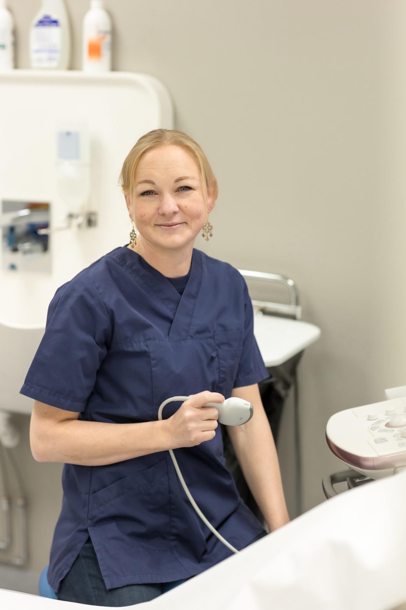 Laura-Liisa Kyyrö, kätilö